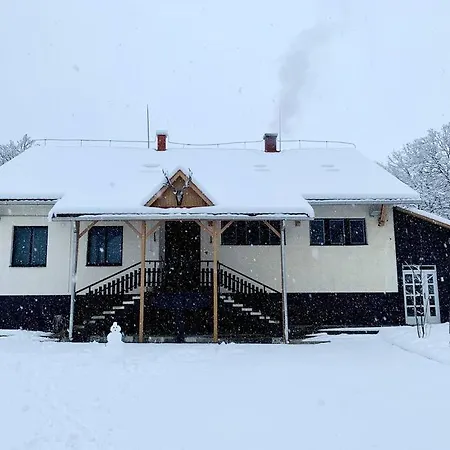 Erdei Vadaszhaz Medencevel, Jakuzzival * Pusztavam