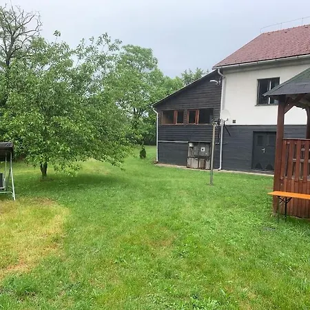 Erdei Vadaszhaz Medencevel, Jakuzzival Case de vacanță